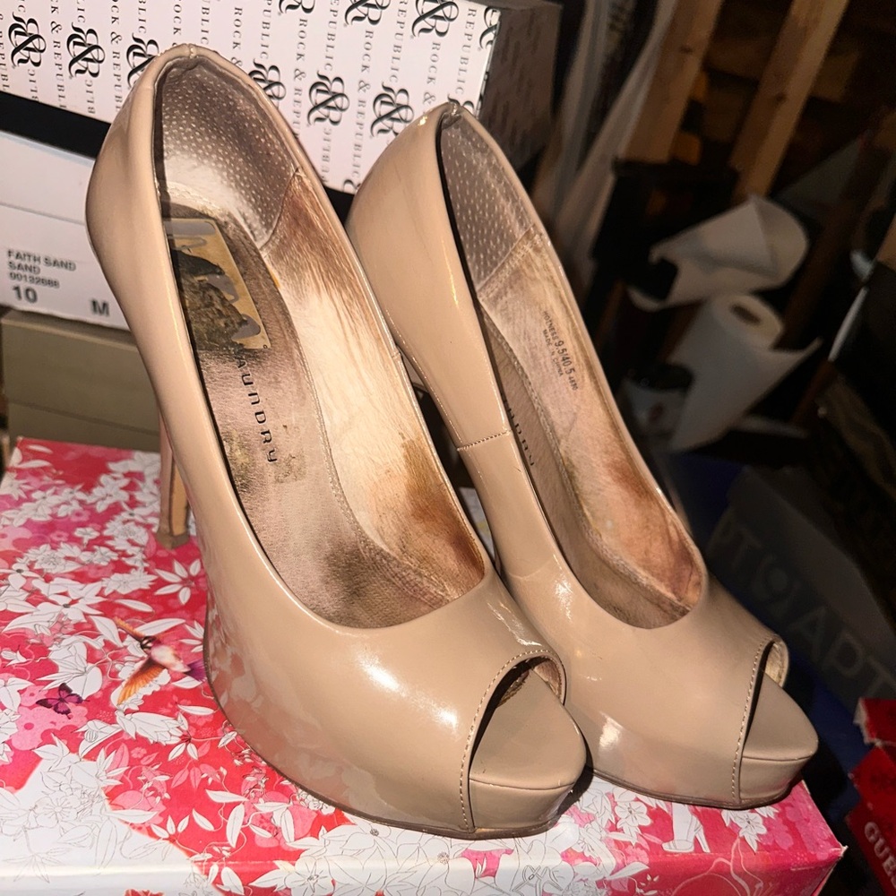 mothers closet / nude 9 &1/2 Heels
